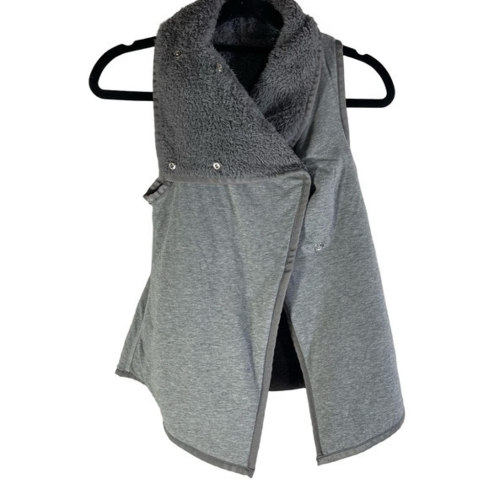 Ivivva (by Lululemon) - Girls Reversible Sherpa Vest Size 7 Color Gray